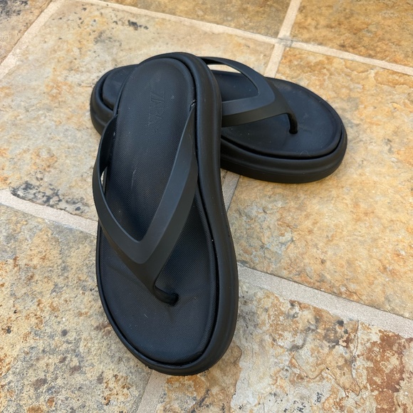 Zara Black Women's Flip Flops - Picture 1 of 4